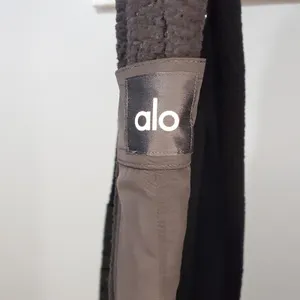 Alo Yoga MicroSherpa Solstice Sweatpants Black NWT Womens Large thumbnail 3