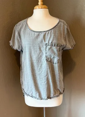 Express Gray/Green Olive Short Sleeve Women'sLight Denim Tee Large thumbnail 1