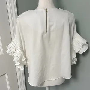 Ontwelfth Elegant White Ruffle Sleeve Top Size Small‎ thumbnail 3