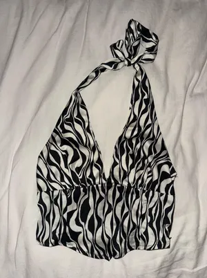 Princess Polly Halter Top Black & White thumbnail 2