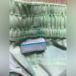 Columbia green shorts large thumbnail 4