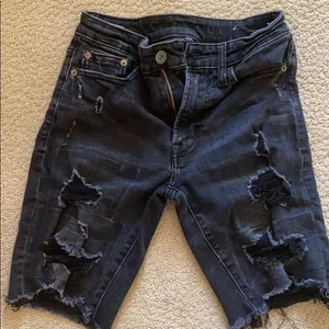 Jrs American Eagle Black jean shorts 26 thumbnail 1