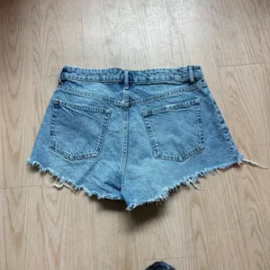 ZARA Distressed Jean Shorts Denim thumbnail 2