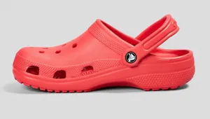 LIKE NEW Crocs Classic Clogs thumbnail 1