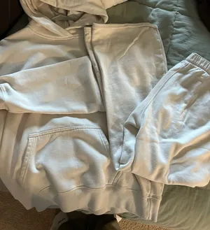 Hollister swear set thumbnail 1