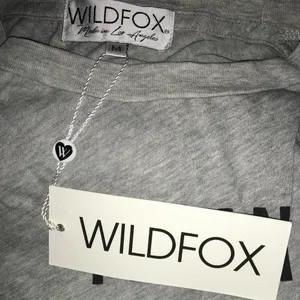 Wildfox Women's I’M AN ILANA Grey Basic Tee Shirt Medium NWT v6x thumbnail 4