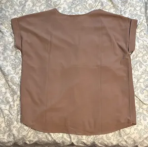 Staccato Top tan flowy thumbnail 2