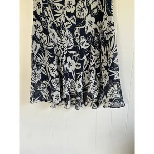 Chaps Navy White Floral Maxi Skirt Womens Large Tropical Chiffon Tiered Boho thumbnail 3