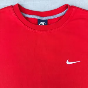 Vintage Nike Swoosh Red Embroidered Fleece Crewneck Sweatshirt Sweater thumbnail 3