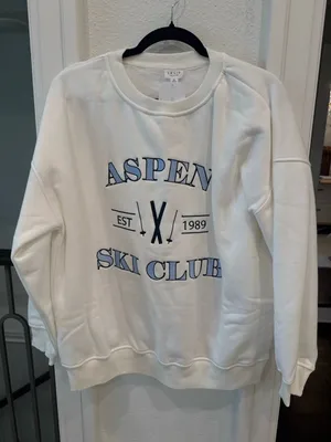 Le Lis Aspen Ski Club White Graphic Crewneck Sweatshirt Medium NWT thumbnail 2
