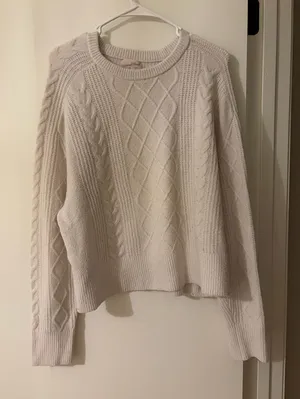 Universal Threads cream cable knit sweater thumbnail 1