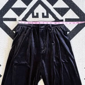 Cider Velvet Mid Waist Pocket Wide Leg Trousers with Belt Black XS thumbnail 5