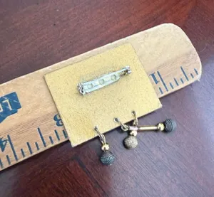 Vintage Gold Tone brooch thumbnail 1
