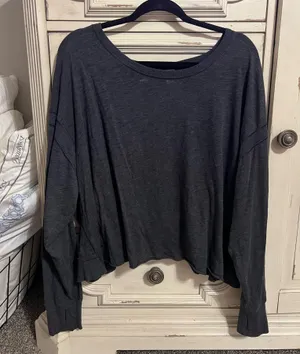 Free people movement top thumbnail 1