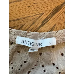 Antistar Eyelet Peplum Tank Top Women Large Tan V-Neck Sleeveless Knit Blouse thumbnail 5
