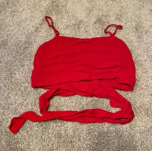 J. Galt crop top tie‎ back Red thumbnail 1
