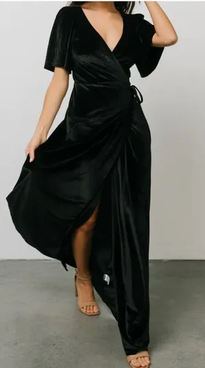 Baltic Born NWOT Katelyn Velvet Maxi‎ Dress Black Wrap Flutter Sleeve Gown XS thumbnail 1