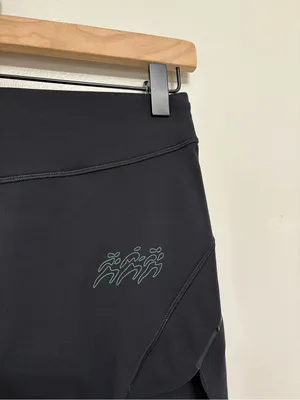 Lululemon Nulux Tight-Fit High-Rise Track Short 2.5" - Size 6 thumbnail 9