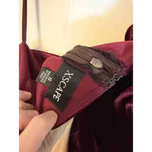 Xscape Burgundy Wine Ruffle One-Shoulder Velvet Gown Size 8 $258 NEW thumbnail 13