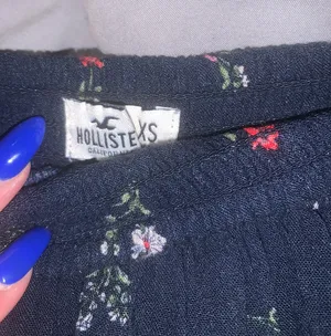 Hollister Floral Shorts thumbnail 4