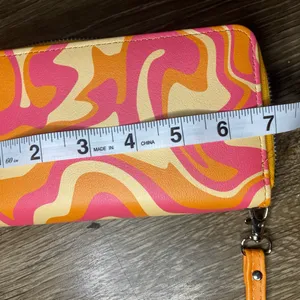 Wristlet thumbnail 3