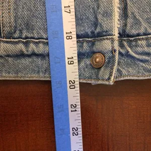 Levi’s Sherpa Jean jacket small light wash women’s thumbnail 3