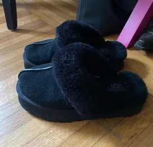 UGG Black Disquette Slippers Platform thumbnail 3
