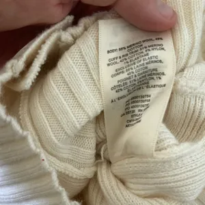 Wilfred aritzia plunge front button knit cardigan sweater thumbnail 6