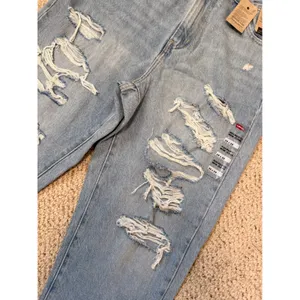 NWT Levi's High Waisted Mom Jeans Distressed Light Wash W29 L29 Grunge Y2K thumbnail 7