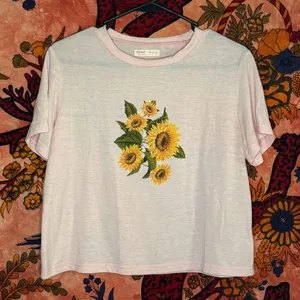 Romwe Sunflower Cropped Graphic Tee thumbnail 1