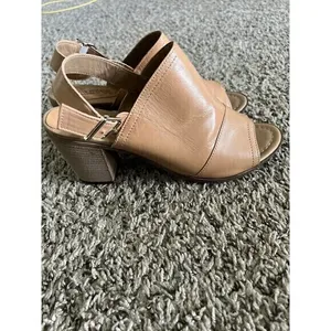 Sophia Milano Tan‎ Sandals size 9 thumbnail 5