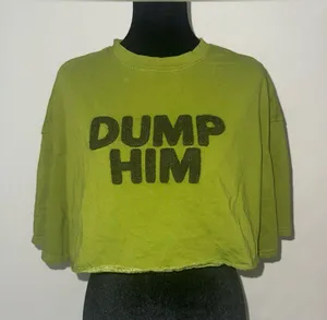 SHEIN Olive Green 'Dump Him' Cropped Graphic Tee thumbnail 1