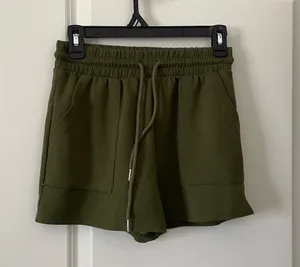 Green Lounge Shorts Size M thumbnail 1