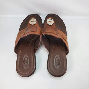 Tod's Thong Sandals Womens 10 Brown Leather Logo Medallion Italian Luxury Flat thumbnail 3