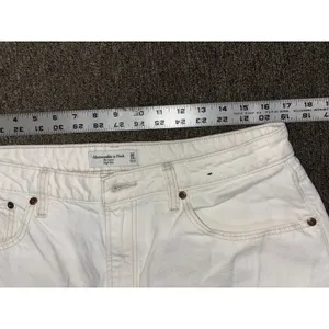 Abercrombie & Fitch Curve Love The 90’s Straight Ultra High Rise White Jeans thumbnail 5