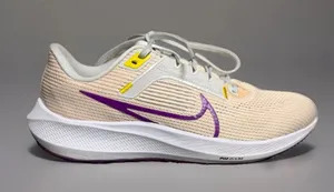 Nike Air Zoom Pegasus 40 Women's Pink Running Shoes DV3854-800 Size 9.5 thumbnail 1
