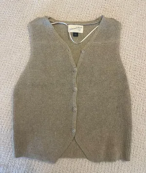 Universal Threads Sweater Vest thumbnail 1