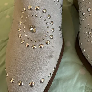NEW Very G Stellar Womens Boot light Gray Studded Western Boots Womens size 9.5 thumbnail 3