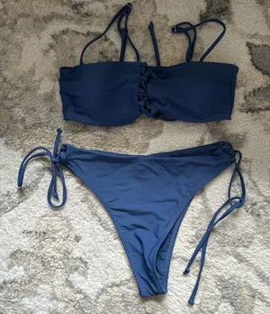 Amazon Bikini thumbnail 1