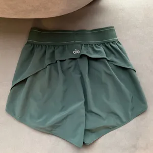Alo Yoga Match Point Short Clover Green S thumbnail 5