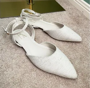 New Seychelles Memory Foam Footbed Pointed Toe Linen Strap Flats Size 10M Cream thumbnail 1