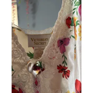 Vintage Victoria’s Secret Floral Satin Lace Teddy Bodysuit Size P thumbnail 3