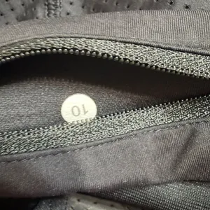 Lululemon Speed Up Mesh Shorts Black Perforated Running Athletic Size 10 thumbnail 5