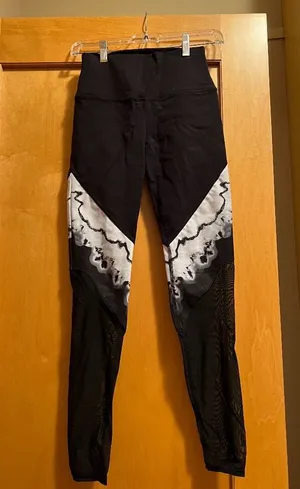 Alo yoga mesh leggings - black & white thumbnail 1