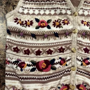 White Stag Cottagecore Sweater Vest Floral Embroidered Boho Grandma Fair Isle Nordic Large thumbnail 6