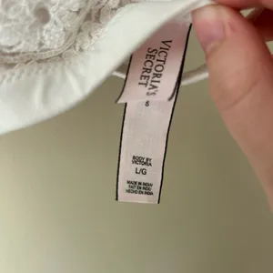 Victoria's Secret bra thumbnail 2