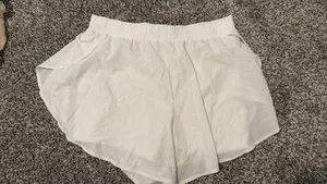 Women’s All in Motion High-Rise Flutter Shorts M thumbnail 3