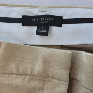 Ann Taylor Curvy Fit Ankle Pants Beige Cotton Stretch Trousers Size 6 thumbnail 3