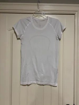 Lululemon White Swiftly Tech Short sleeve Shirt 2.0 hip length thumbnail 2