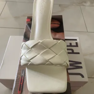 Women's White Heel Sandals Size 8 thumbnail 2